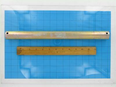 Pipe lift pivot shaft