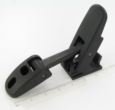 Hood latch assy w/keeper