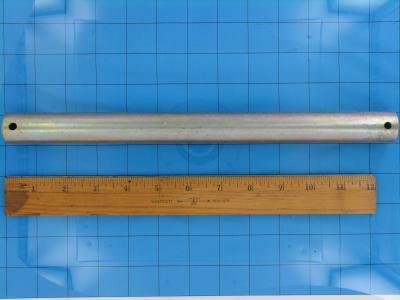 Pipe lift pivot shaft