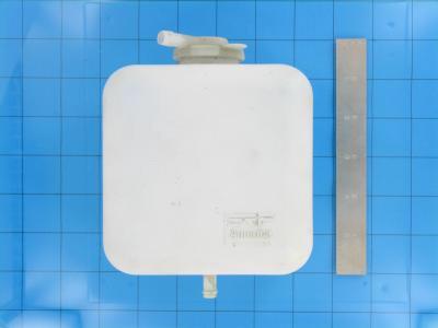 Coolant overflow tank